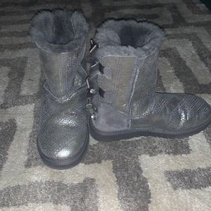 worn once. nothing is wrong with them they just aren’t my style